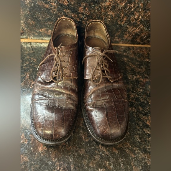 Italian leather dress shoes alligator embossed 9